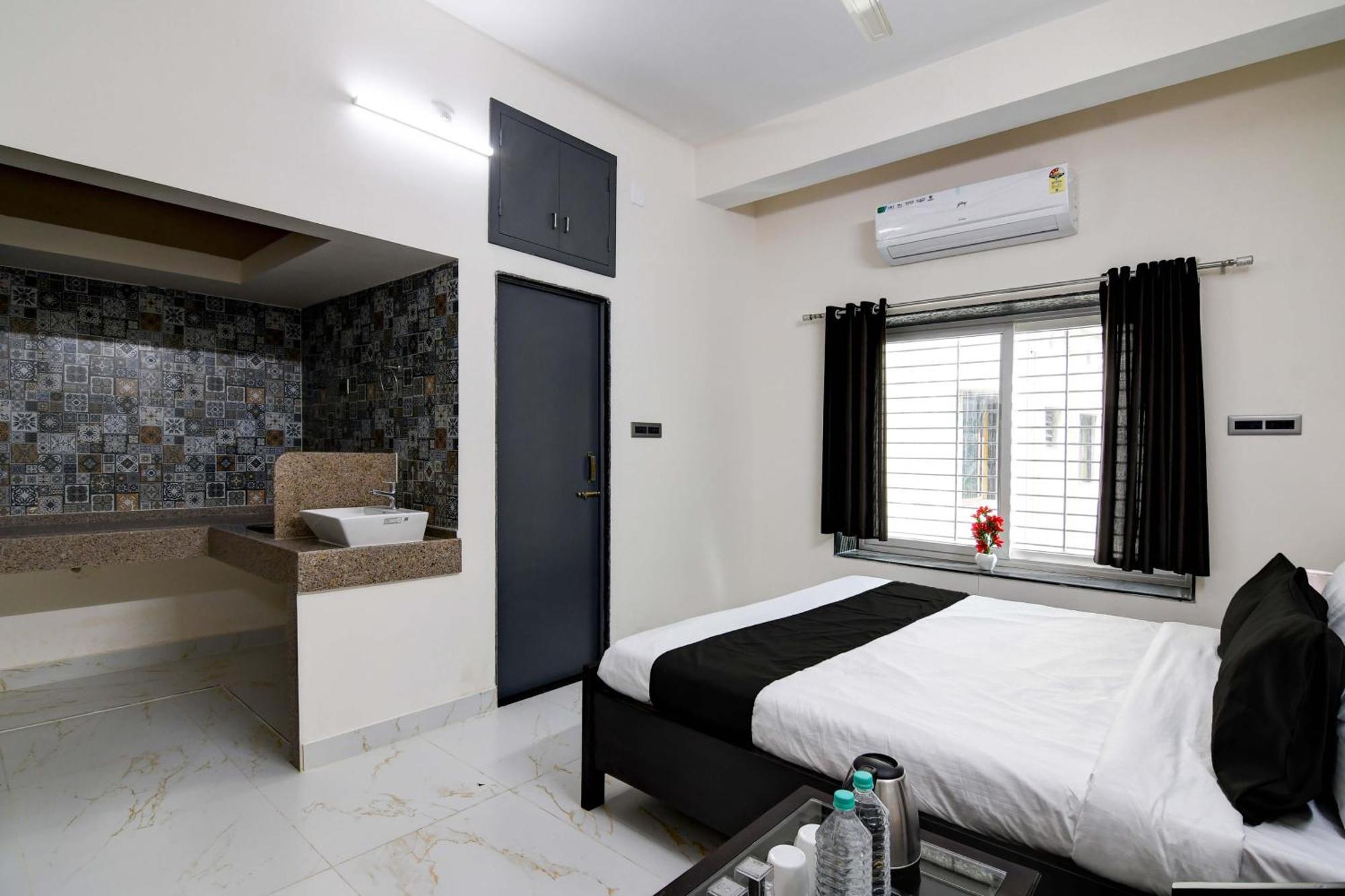 Hotel O Ss Inn Hotels & Homes Khandagiri Exterior foto
