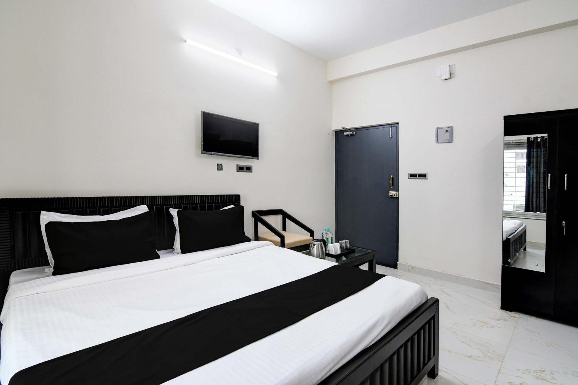 Hotel O Ss Inn Hotels & Homes Khandagiri Exterior foto